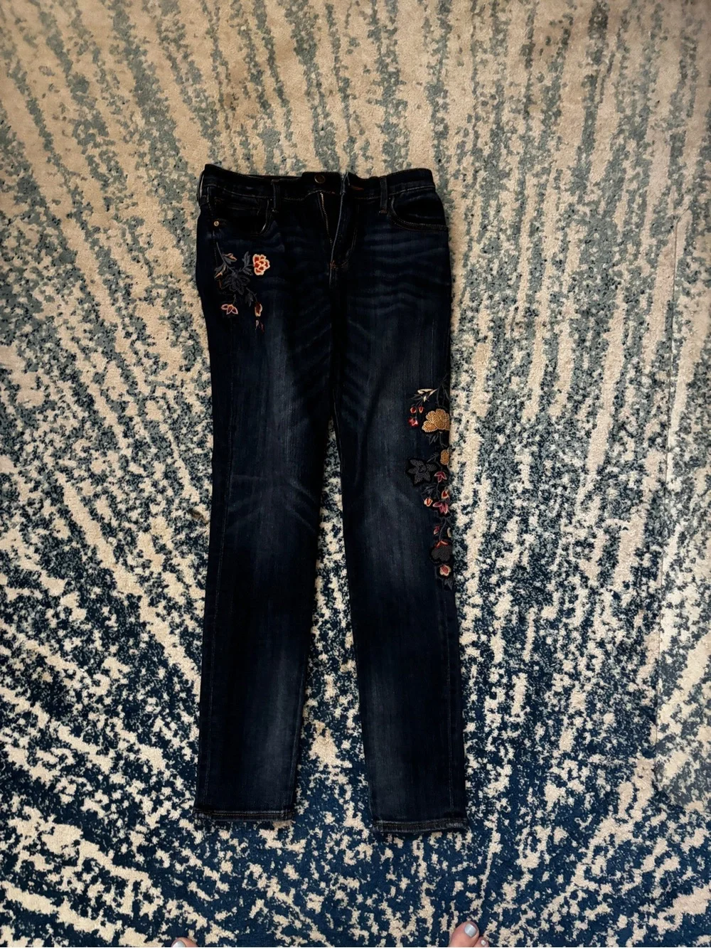 Driftwood Jackie Women’s Dark Wash Embroidered Skinny Jeans - Blue worn once 27
